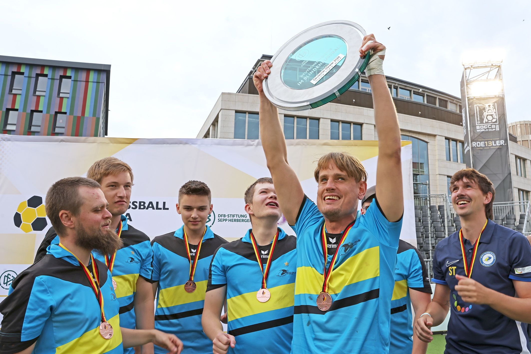 Marburger Blindenfußballmannschaft feiert ihren Meistertitel 2026